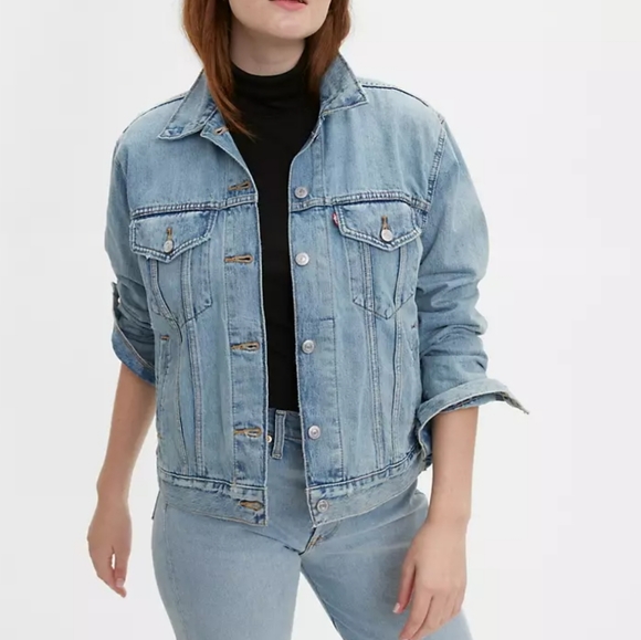 Levi's | NWT Ex-Boyfriend Trucker Denim Jacket